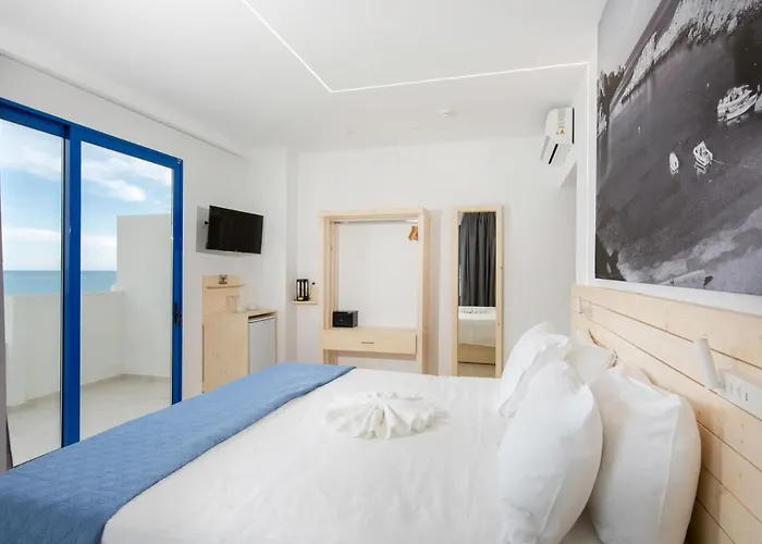 Raffaello Aparthotel 3*