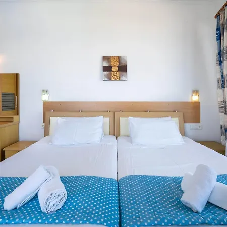 Aparthotel Raffaello 3*